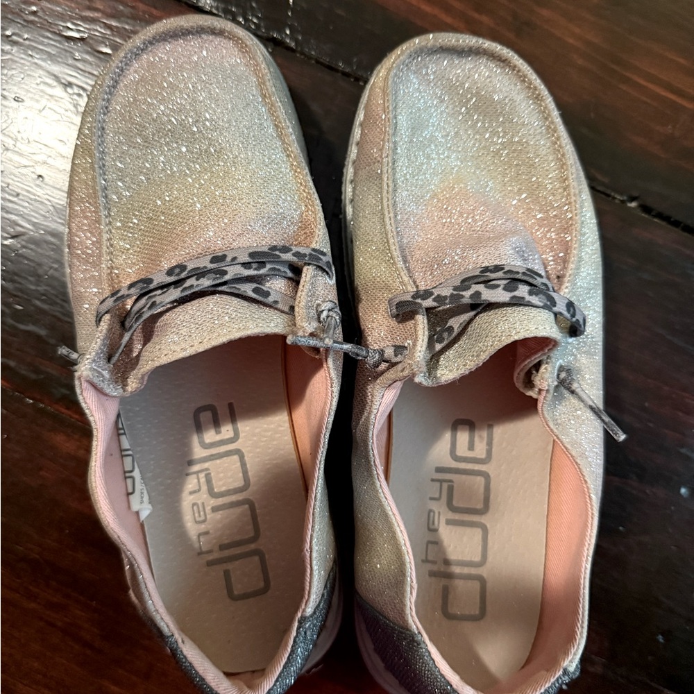 Hey Dude Sparkly Wendy Loafers Kids size Y3-L4